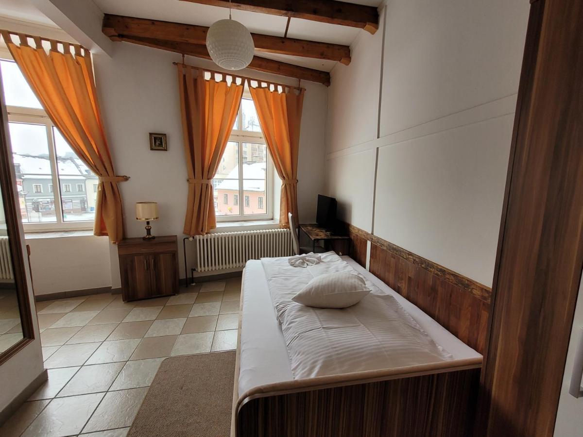 Hotel Koruna เยเซนิค ภายนอก รูปภาพ