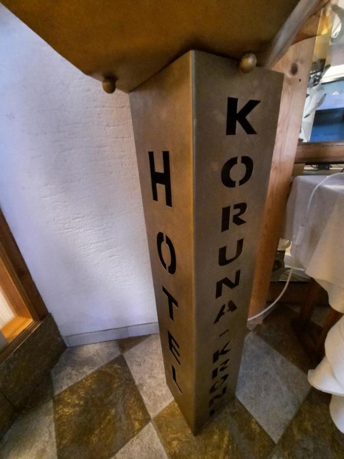 Hotel Koruna เยเซนิค ภายนอก รูปภาพ