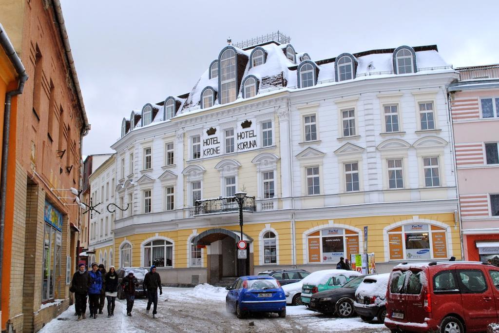 Hotel Koruna เยเซนิค ภายนอก รูปภาพ